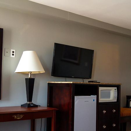 Saxony Motel Chatham-Kent Kültér fotó