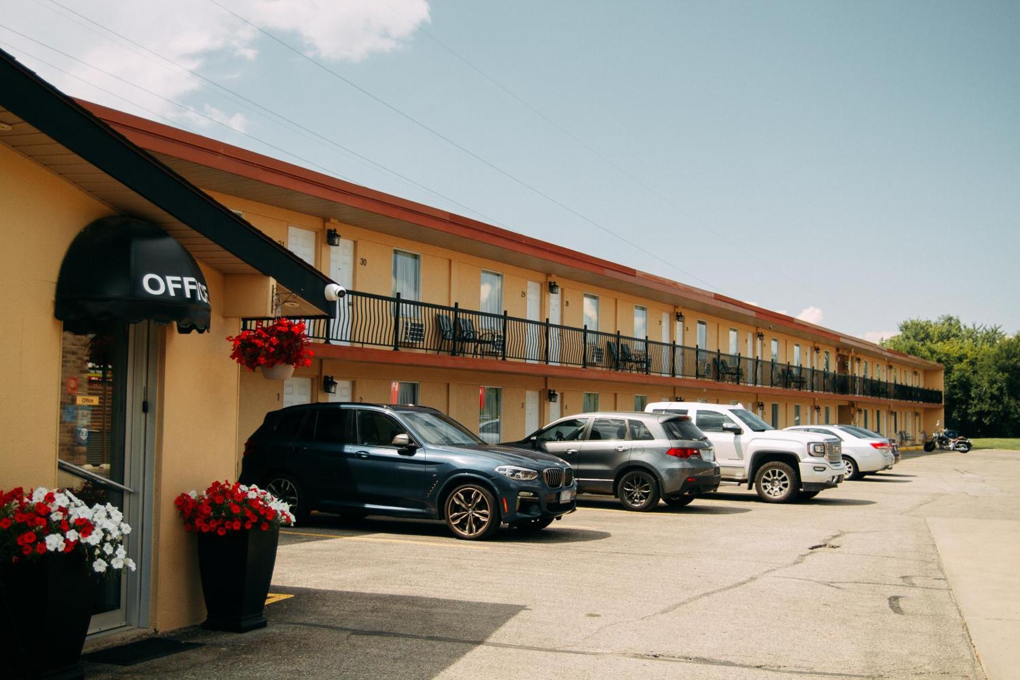 Saxony Motel Chatham-Kent Kültér fotó